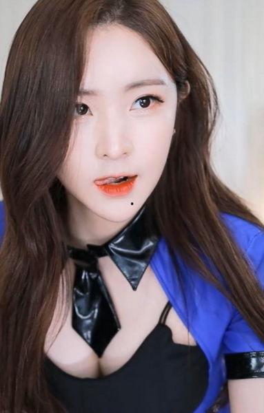 最新爆料草莓视频在线,揭秘网络红人幕后真相 第2张 最新爆料草莓视频在线,揭秘网络红人幕后真相 第2张